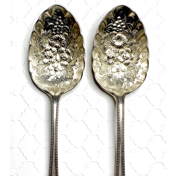 Antique Flowers & Grapes_Silver Spoons - Picture 2 of 8